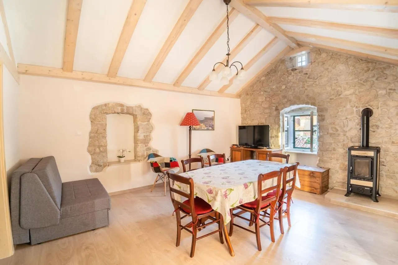 Apartment Apartman Nono Tone Lubenice