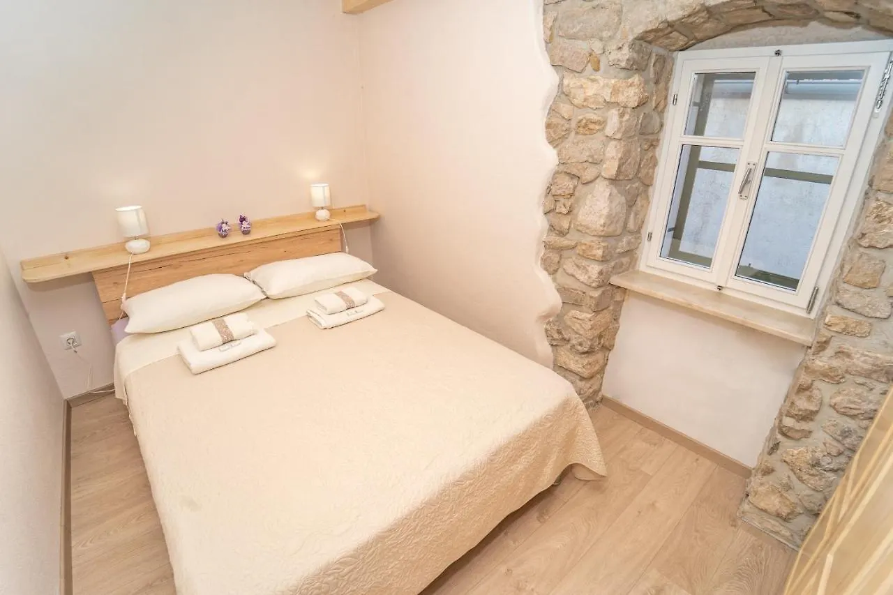 Apartman Nono Tone Lubenice 0*,  Croatia